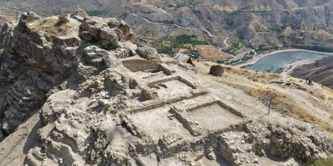 3 bin yıllık kaleden Osmanlı mirası! Kazı çalışmalarında 4 odalı Osmanlı karakoluna rastlanıldı 4